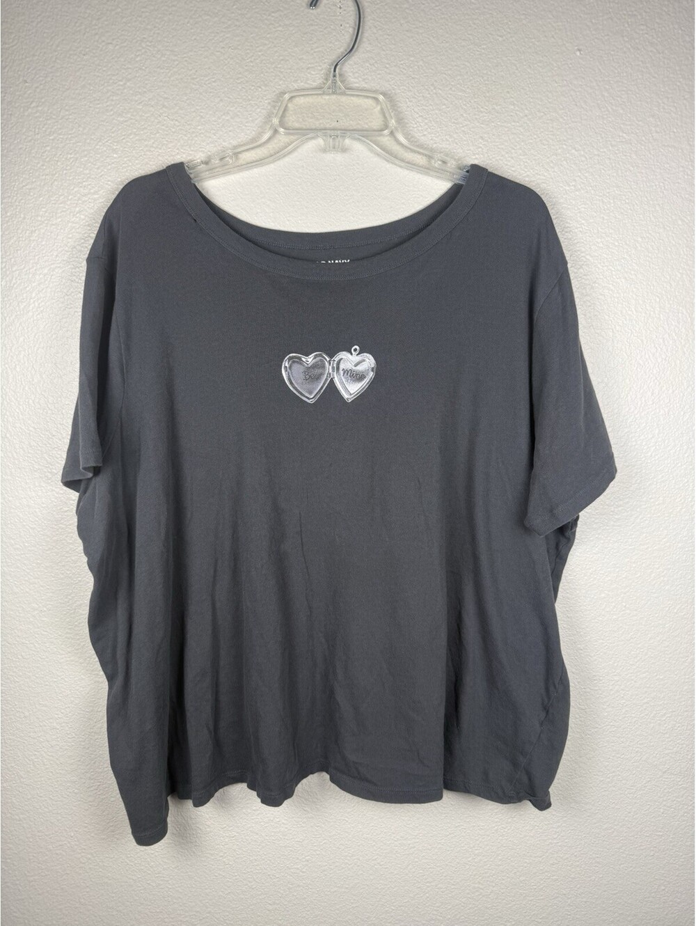 Old Navy Womens 2X Gray Be Mine Heart Locket Graphic Loose Fit T Shirt Y2K